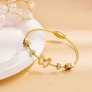 Nouveau <span class=keywords><strong>Bracelet</strong></span> en <span class=keywords><strong>fil</strong></span> d'acier inoxydable <span class=keywords><strong>enroulé</strong></span> Unique <span class=keywords><strong>Bracelet</strong></span> Mal Eye Shell Butterfly <span class=keywords><strong>Bracelet</strong></span> à breloques en acier inoxydable plaqué or 18 carats - Product Image 5