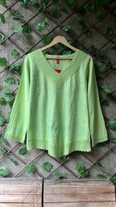 เสื้อกล้ามปักลายผ้าฝ้ายแฟชั่นสำหรับผู้หญิง ริบบิ้น ลายดอกไม้ วัสดุผ้าฝ้ายเนื้อนุ่ม สวมใส่สบายสำหรับทำงานที่บ้านกลางแจ้ง - Product Image 3