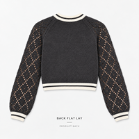 Cardigan en tricot ajouré personnalisé pour femme, col rond, bordure contrastante, manches raglan, coupe courte, boutonné, idéal pour le printemps et le bureau