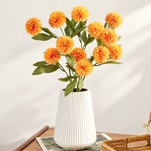 Achat en gros – Spray floral en soie à 4 têtes, toucher réel, longue tige, pour décoration maison et bureau, fleurs artificielles - Product Image 4
