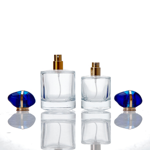 Flacone di Profumo Quadrato di Lusso in Vetro da 100ml con Tappo in Gemma Blu, Pompa Spray Dorata, Ricaricabile, Vuoto, Confezione Cosmetica Personalizzabile con Logo - Product Image 2