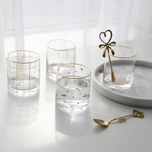 <span class=keywords><strong>Verre</strong></span> à whisky rond tasse en <span class=keywords><strong>cristal</strong></span> personnalisé <span class=keywords><strong>rhum</strong></span> de roche jante dorée <span class=keywords><strong>verre</strong></span> à whisky à boire - Product Image 5