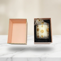 Boîte à bougies de luxe personnalisée par le fabricant, en carton rigide coloré, avec gaufrage, revêtement UV et doublure en éponge, pour emballage artisanal carré unique