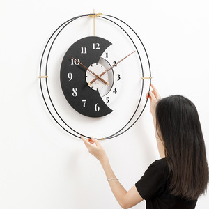 Reloj de pared Wozoom, redondo, analógico, silencioso, funciona con pilas, decoración para sala de estar y comedor - Product Image 1