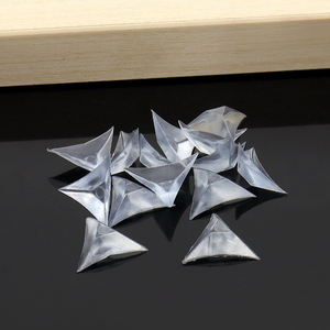 Protections d'angle en silicone pour armoires et placards, protège-coins de tiroir, coussinets triangulaires, coussinets de meubles - Product Image 1