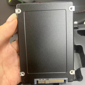HORNG SHING Used Enterprise server solid state drive MZWLO15THBLA-00A07 15.36T U.2 Interface 2.5-inch <b>SSD</b> - Product Image 1