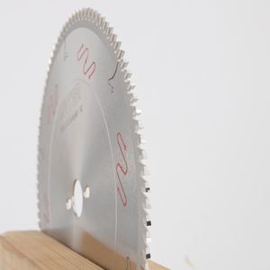 LIVTER <span class=keywords><strong>Lame</strong></span> de scie à panneaux industrielle à pointe en carbure 300x3.2x30x96t pour le sciage longueurs et transversales de panneaux de <span class=keywords><strong>bois</strong></span> et de composites - Product Image 3