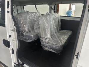 SAIC <span class=keywords><strong>Maxus</strong></span> Dana V1 LWB, Furgoneta Eléctrica MPV de Techo Bajo, 7 Asientos, CATL 50kWh, 350km de Autonomía, Transporte de Pasajeros con Cero Emisiones - Product Image 5