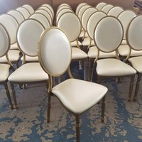 Chaises rondes empilables en métal de luxe durables pour villas, hôtels, mariages, salles à manger, banquets, événements