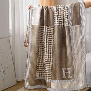 Toalla de Baño Bordada Minimalista, Suave y de Secado Rápido, 2 en 1, para <span class=keywords><strong>el</strong></span> Hogar, Spa y Playa - Product Image 3