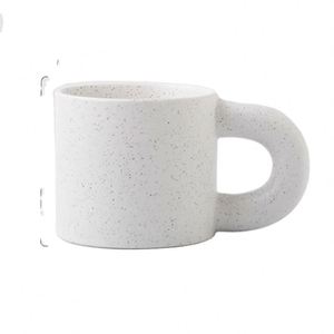 Fashionable <b>Ceramic</b> <b>Cups</b> of Different Colors Bone China MUG OEM for Drinking Water Milk and Coffee - Product Image 1