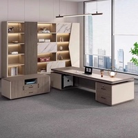 Table de bureau de direction avec meuble d'appoint, armoires fermées et bibliothèque ouverte pour bureaux de direction