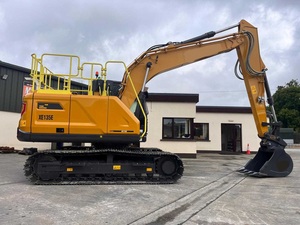 Nueva excavadora sobre orugas de 13,5 toneladas XE135E con capacidad de cubo estándar 0, 55m3 - Product Image 2