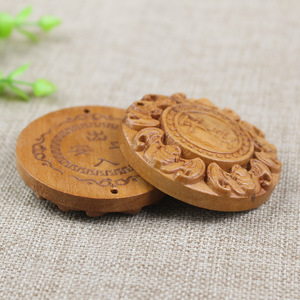 Colgante redondo de madera de melocotón con tallado de la paz, amuleto budista, regalo unisex, accesorio decorativo, 11.5x57mm - Product Image 4