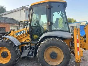 Chargeuse-pelleteuse JCB 4CX d'occasion, modèle 2022, capacité de charge nominale de 9 tonnes, pompe hydraulique MOOG pour la construction, la location et le défrichement - Product Image 4