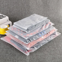 Logo personnalisé en plastique Poly Transparent Transparent vêtements emballage sac à fermeture éclair T-shirt paquet givré sac à fermeture éclair pour vêtements