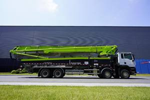 Pompe à béton montée sur <span class=keywords><strong>camion</strong></span> ZLJ5460THBKF 62X-6RZ 4 essieux 62m <span class=keywords><strong>avec</strong></span> flèche à 6 sections - Product Image 3