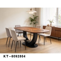 Table à manger ovale 160*80cm en gros, plateau en bois multicouche, structure robuste en métal noir en forme de U pour appartement et villa