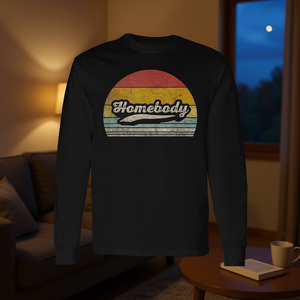 Camiseta de manga larga Homebody con diseño retro vintage, ropa cómoda para estar en casa - Product Image 3