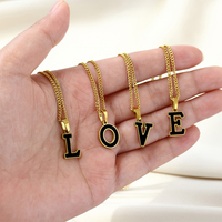 Prêt à l'emploi Noir Blanc Alphabet Métal Pendentif Charms A-Z Lettre Émail Collier Pack E-Commerce Mode Produit Usine Personnalisé