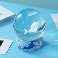 Veilleuse LED en boule de cristal océanique gravée en 3D avec base en roche USB, personnalisable, vente en gros, cadeau