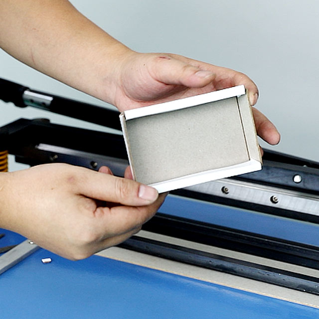 Заводская цена, машина для прорезания пазов после печати