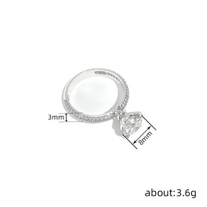 Anello dal Design Geometrico Classico da Donna - Product Image 4