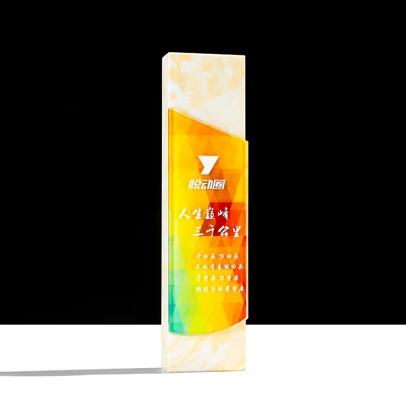 Yilan trofeo stampato in cristallo di legno economico di nuovo stile per il regalo di presentazione del premio