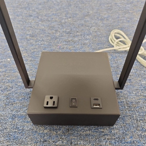 Lampe d'hôtel personnalisée, suite king-size contemporaine à deux chambres chez Candlewood Suites, lampes de bureau à abat-jour en tissu avec alimentation secteur - Product Image 6