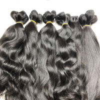 Mèches de cheveux naturels indiens bruts à ondulation naturelle, provenant d'un seul donneur, avec cuticules alignées, cheveux humains bouclés naturels, mèches de cheveux indiens bruts