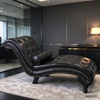Chaise longue rembourrée capitonnée avec garniture à clous, chaise longue inclinable en forme de S avec pieds en bois massif pour chambre à coucher et salon