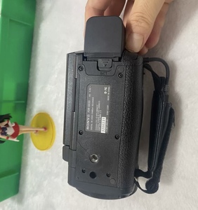 Giao hàng nhanh Máy quay phim kỹ thuật số Sony FDR-AX33 4K đã qua sử dụng, cảm biến <span class=keywords><strong>Exmor</strong></span> R CMOS 1/2.3 inch, zoom quang học 10x - Product Image 3