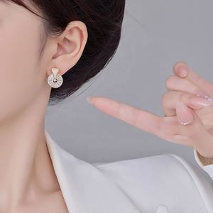 Pendientes de Botón con Circonitas Microincrustadas, Modernos y Elegantes para Mujer, Versátiles, Dinámicos, Estilo Coreano, Hechos de Cobre, para Regalo - Product Image 4