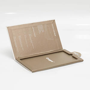 Boîte cadeau magnétique pour petits bijoux avec logo personnalisé, recyclable, en carton rigide, boîte en velours pour collier - Product Image 4