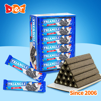 OEM Dulces al por mayor, marca privada personalizada, galletas crujientes halal, barra triangular de leche, snack crujiente, galletas, barra de chocolate