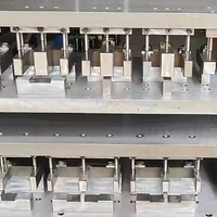 Machine de poinçonnage hydraulique pour profilés en aluminium avec PLC et moteur pour une productivité élevée dans les systèmes de fenêtres et de portes