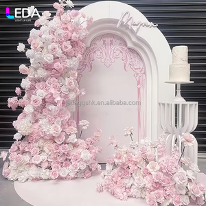 Arche murale décorative LEDA en métal blanc 3D multicouche avec chemin de fleurs pour mariages, fêtes et baby showers - Product Image 2