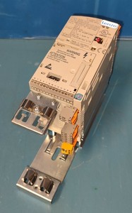 1 Unidad Nueva y Original en Stock E82ev251_2c Controlador PLC Industrial Dedicado, PLC Original Disponible para Entrega Inmediata - Product Image 1