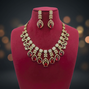 Conjunto de Collar Gargantilla Chapado en Oro con Diamantes Americanos y Pendientes de Circonita Cúbica con Gema en Forma de Lágrima Verde Esmeralda para Mujer, Ideal para Bodas - Product Image 3