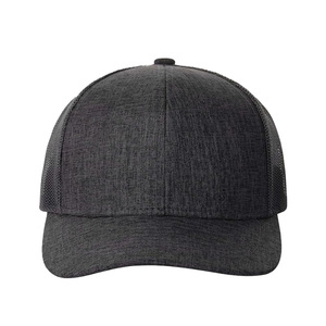 Sombrero de camionero de 6 paneles con ala curvada ligera en blanco OEM al por mayor con hebilla de plástico ajustable trasera de malla transpirable para hombres y mujeres - Product Image 1