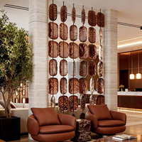 Moderne Maßgefertigte Glas-Raumteiler Leichte Edelstahl-Hotelteiler Stehlampe Luxus-Hotel-Lobby Villa Restaurant