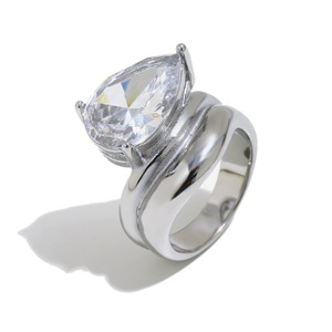 Ensemble de bagues européennes et américaines en acier inoxydable avec zircon en forme de larme, ensemble de deux bagues décoratives empilables de qualité supérieure pour femmes - Product Image 2