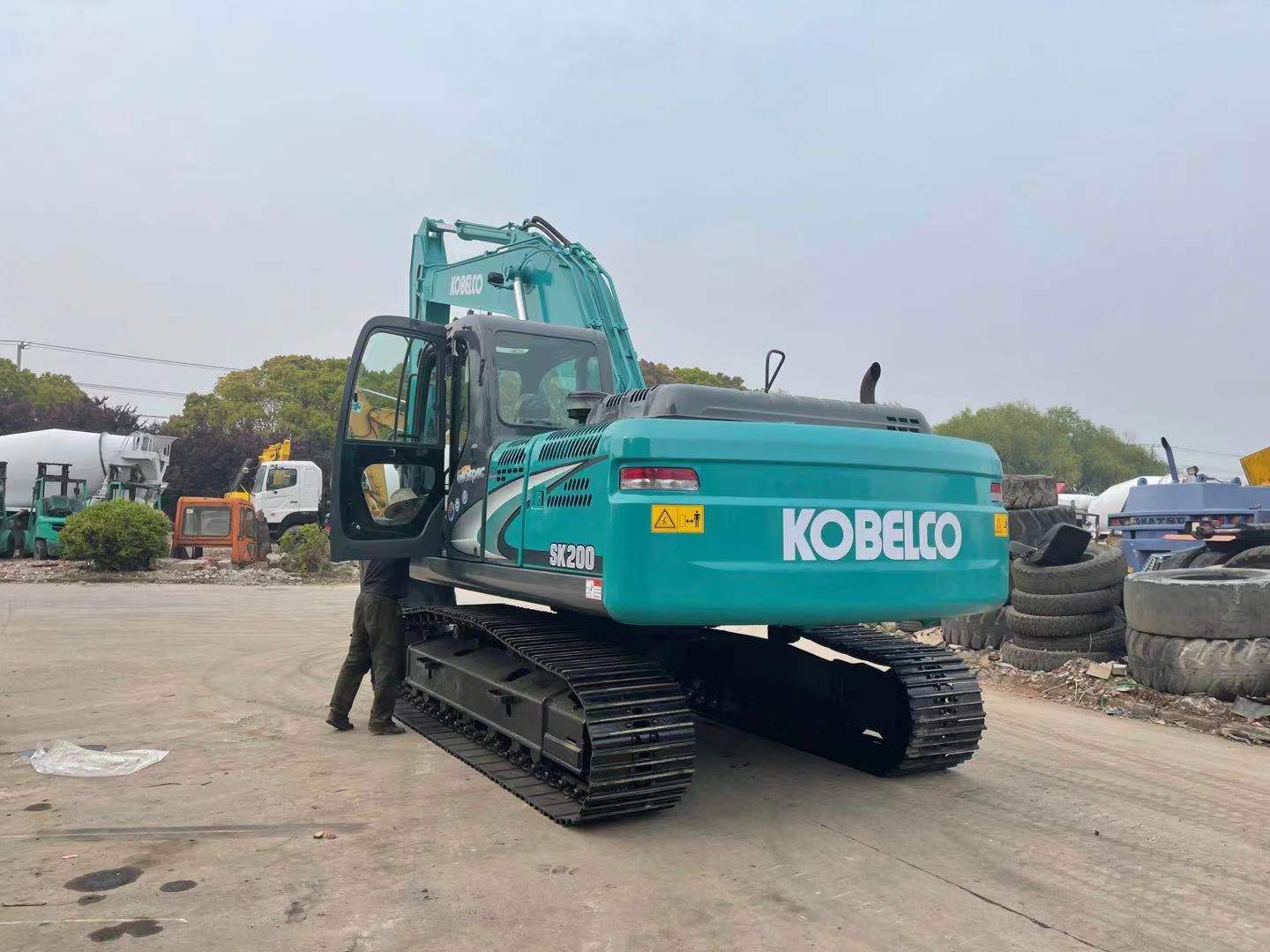 コベルコ建機 Dynamic Acera SK200 1/40 コベルコ Dynamic Acera SK200 1/40(Kobelco SK200-8 Excavator