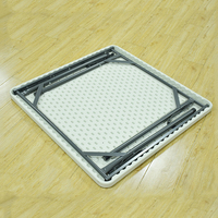 Vente en gros 80cm Table pliante carrée en plastique Table d'appoint Table d'extérieur pour jardin et terrasse