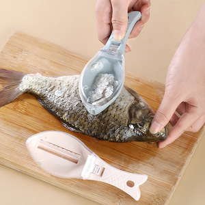 Plastic Fish Scaler With Lid JQ 066 For Kitchen Use Seafood Tools - Product Image 2