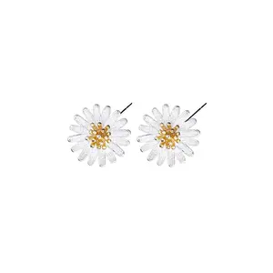 Hot Selling Daisy Stud Earrings 925 Sterling Silver Romantic Flower Earring Wedding Accessories for Women Girls Wholesale