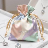 Pochette à bijoux en soie de mûrier 100% imprimée numériquement avec cordon de serrage, logo personnalisé, petit sac cadeau en soie, emballage de boîte magnétique haut de gamme