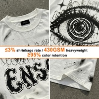Maßgefertigtes Schwergewichtiges Weißes Übergroßes T-Shirt mit Dirty-Spray-Print, Individueller Schrift- und Grafikdruck, Streetwear Casual Tee