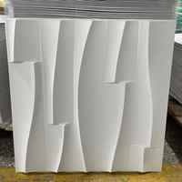 Panneau de plafond en PVC durable pour les intérieurs modernes - 24x24 pouces