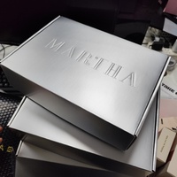Luxuriöse Exquisite Gold-Silber Kartonage Maßgefertigte Geschenkbox Wellpappe-Versandverpackung Faltbare Silber-Glanzlaminierung